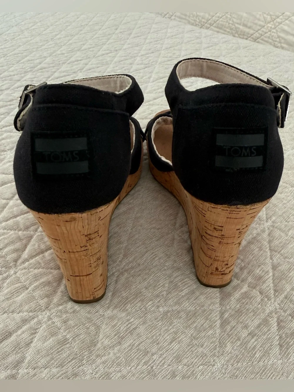 Like New TOMS Sienna Black Canvas Strap Wedge Sandal Cork Heel Size 8